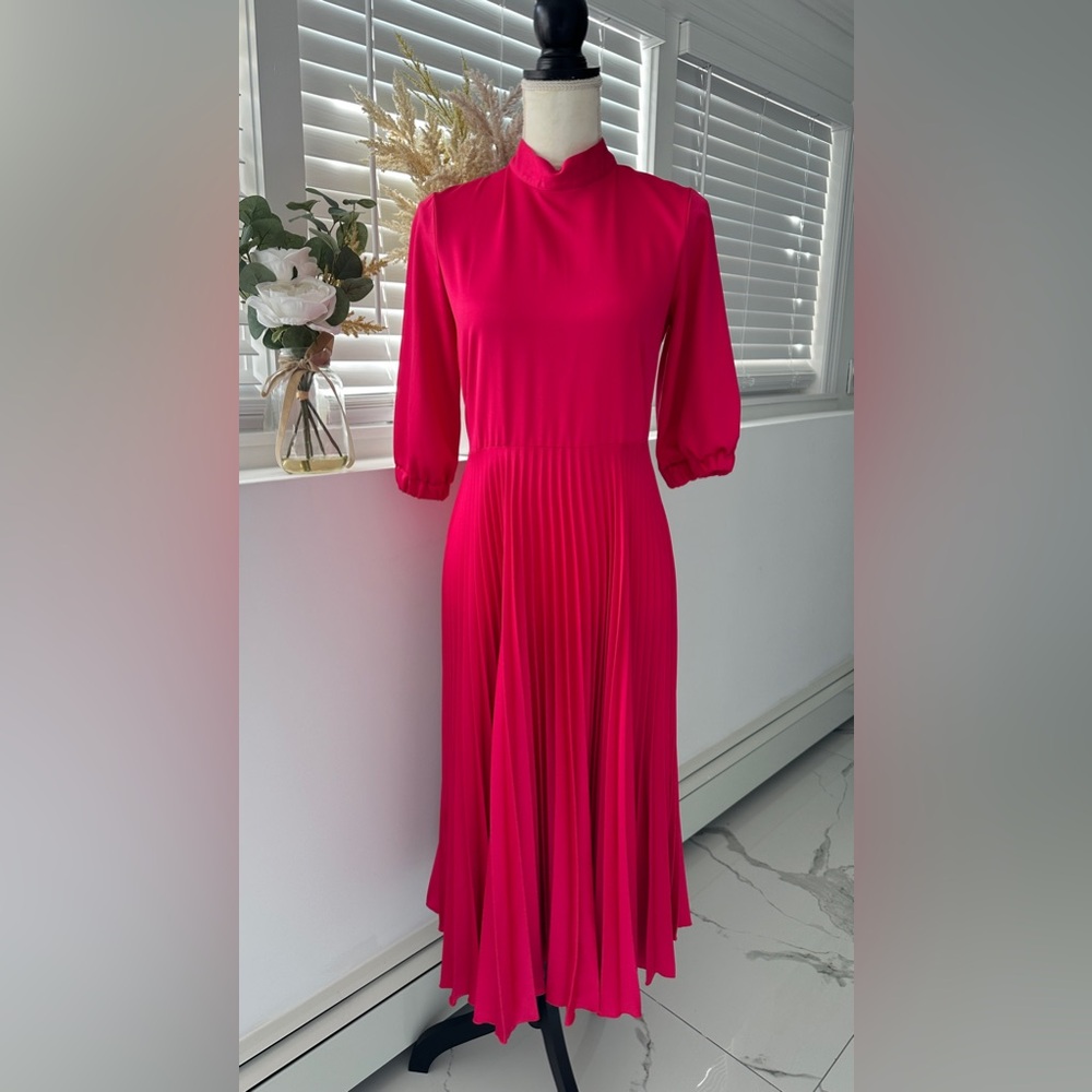 Modest beautiful midi dress